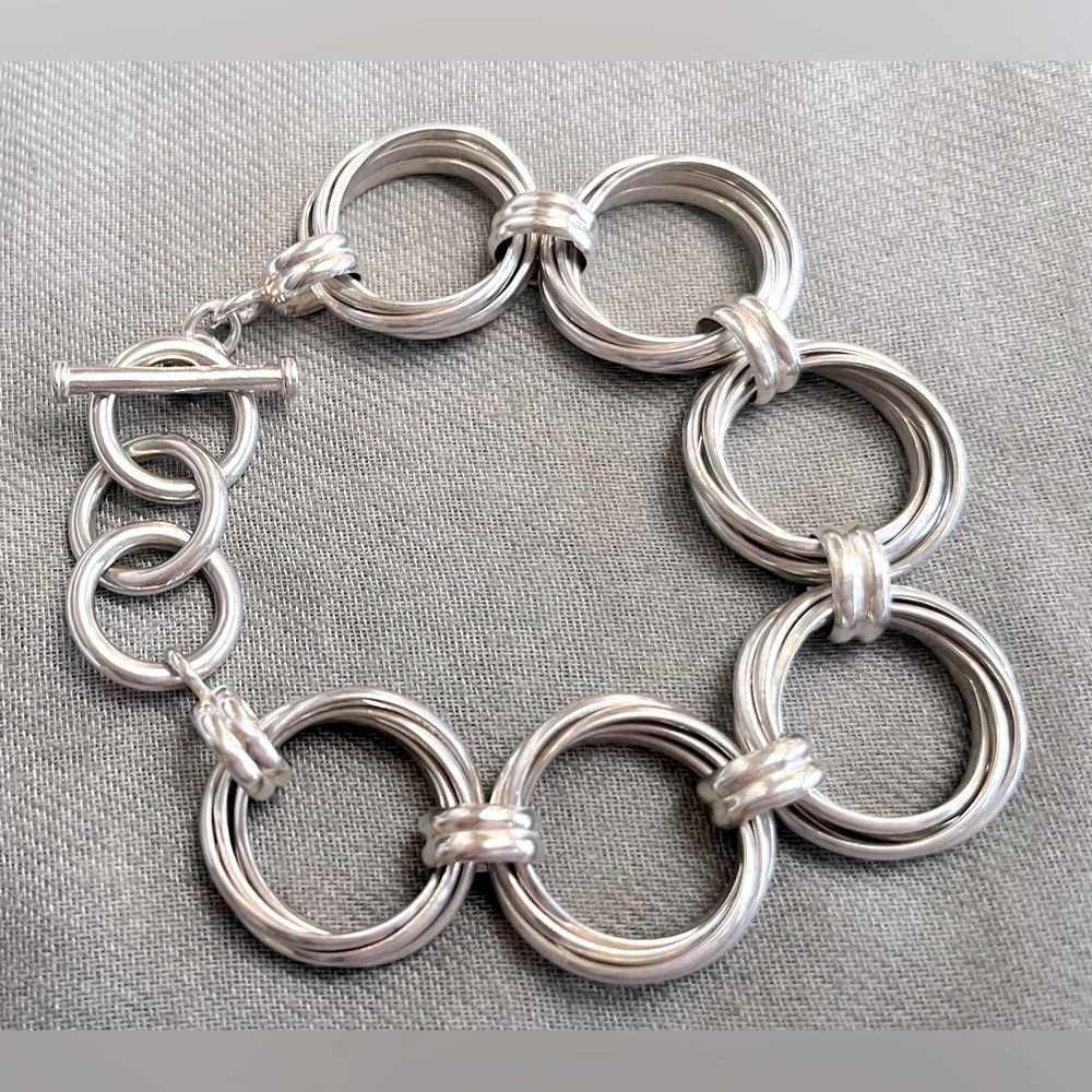 Silpada Sterling Silver Circle Bracelet, Adjustable Toggle Clasp, Retired B1235.